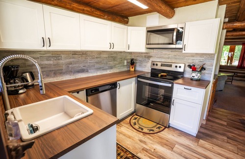 Winter Park Cabin | Charming Log Cabin w/Hot Tub in Winter Park, CO
