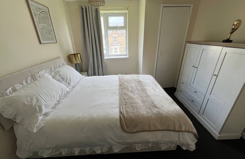 Hoe Street Apartment | Charming London Apartment near Attractions
