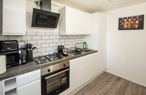 Tollington Apartment | Charming London Apartment with Great Location