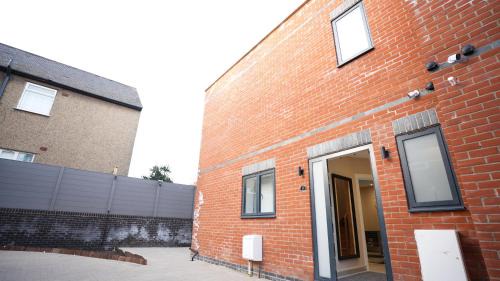 Harlesden House | Charming London House - Sleeps 5 & Outdoor Space