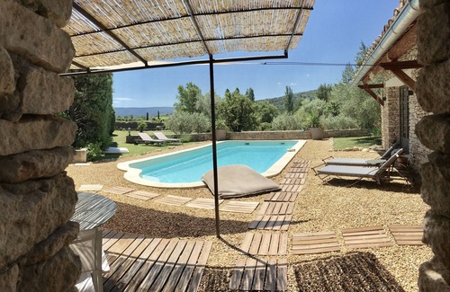 Gordes House | Charming Mas in Gordes, private pool, very quiet,views New in 2025: Optics fiber
