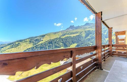 Chambery Apartment | Charming Méribel Ski-In Flat with Balcony and Mountain Views
