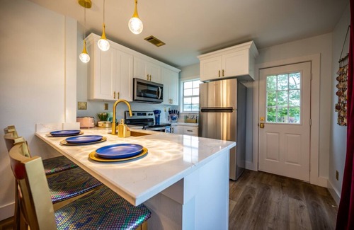 Bay St Louis House | Charming Mermaid themed retreat located in Old town Bay St. Louis