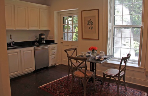 French Quarter Cottage | Charming mid 1700s Kitchen House