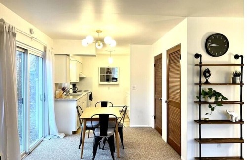 Dartmoor House | Charming Mid Century 2-Bedroom with Parking 1 Mile From The Big House & Downtown