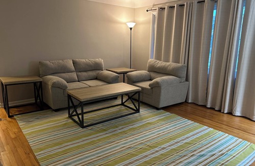 Dicken House | Charming Mid Century 3-bedroom Ranch house in Ann Arbor
