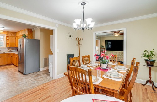 Keeling House | Charming Milton Home w/Porch - 5 Mi to VIR!