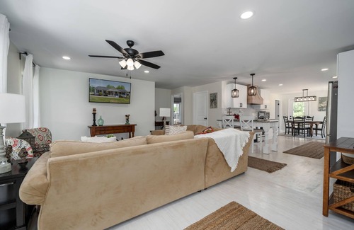 Conover Other | Charming Modern 3-bedroom Farmhouse near Hickory on 1-acre