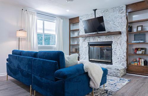 Snellville House | Charming Modern Home