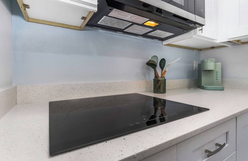 Pinellas Park Apartment | Charming Modern Studio in Central Pinellas Park