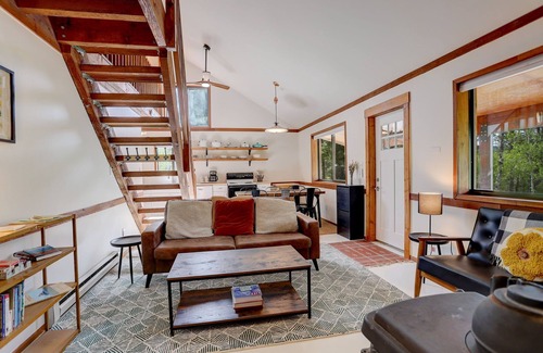 Black Hawk Cabin | Charming mountain cabin located just minutes from Golden Gate Canyon State Park