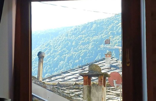 Ala di Stura Apartment | Charming mountain apartment ideal for couples. Nature and relaxation.