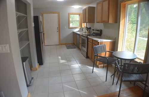 Grant Cabin | Charming Mountain Log Cabin Duplex Close to Trails