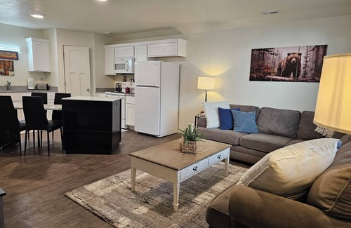 Heber House | 🏔 Charming Mountain Retreat in the Heart of Heber City Back Side of Park City