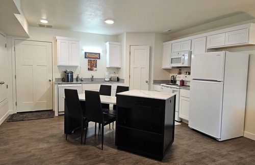 Heber House | 🏔 Charming Mountain Retreat in the Heart of Heber City Back Side of Park City