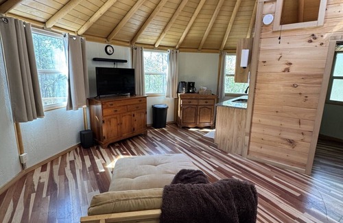 Walland House | Charming Mountain Yurt in Walland w/Full Bathroom, W&D, Hot Tub, Privacy!