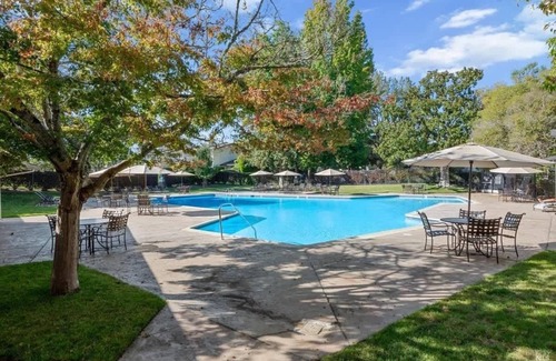 Napa Condo | Charming Napa Retreat | Walk to Wineries & Dining
