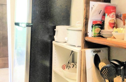 Bowen Island Apartment | Charming Nest 2BDR/2BTH - Pacific Ocean beach 800 m from this home