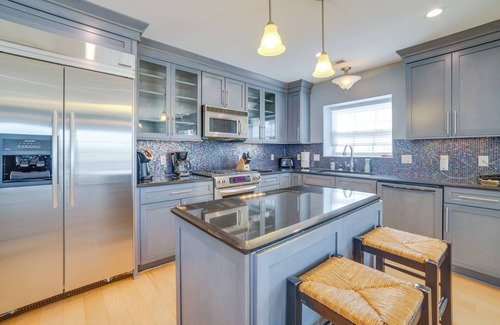 New Buffalo Condo | Charming New Buffalo Condo: Walk to Lake Michigan!
