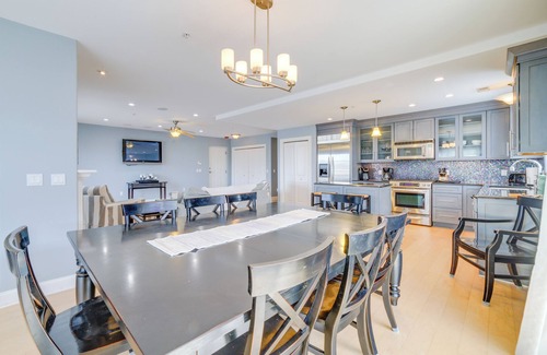 New Buffalo Condo | Charming New Buffalo Condo: Walk to Lake Michigan!
