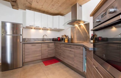 Les Houches Ski Chalet | Charming new chalet in burnt wood, south-facing terrace, beautiful view of the mountains