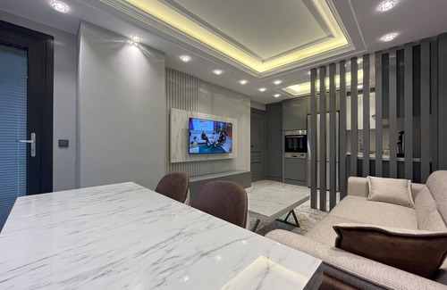 Zeytinburnu Apartment | Charming New Living Space next to Istanbul Fisekhane & Marmaray