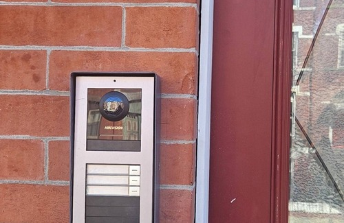 Jersey City Apartment | Charming newly renovated full floor Jersey City brownston with WiFi, AC