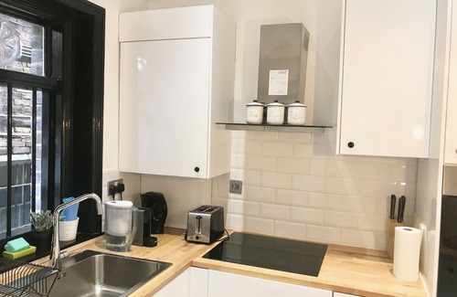 Frognal and Fitzjohns Apartment | Charming Nook in Leafy Hampstead NW3