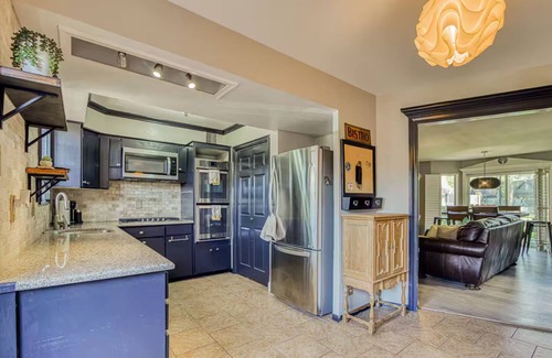 El Paso Condo | Charming Oasis Apartment