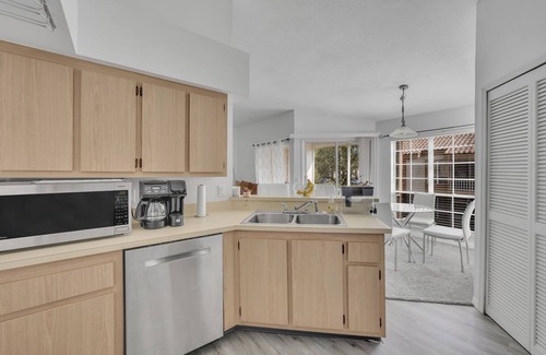 Southwest Orlando Condo | Charming Oasis: Stylish Apartment in the Heart of Orlando