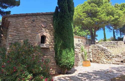 Saumane-de-Vaucluse House | Charming old farmhouse isolated in the countryside of Provence