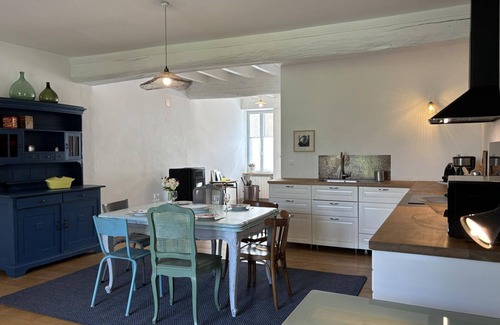 Charroux Cottage | Charming old house with enclosed garden, pets allowed