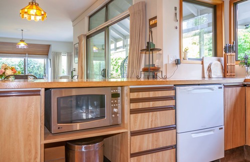 Hanmer Springs Cottage | Charming on Cheltenham
