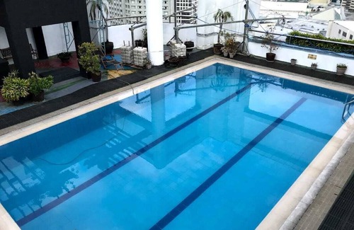 San Lorenzo Apartment | Charming overview studio by Greenbelt (Netflix & pool)