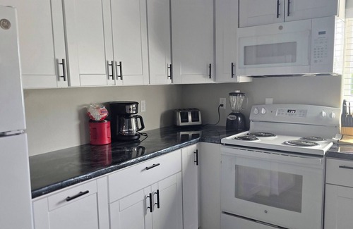 Butte House | Charming/perfectly located 2-bedroom house with WiFi in Butte.