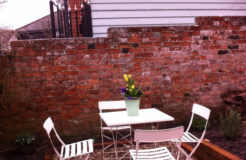 Wivenhoe Cottage | Charming period cottage in waterside village