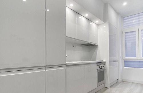 Almenara Apartment | Charming Plaza de Castilla - 4 bedrooms, 2 bathrooms
