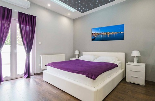 Zagvozd Villa | Charming poolside villa in beautiful countryside