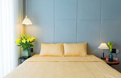 Hue House | Charming Private Room with Balcony – Local Homestay with Host Family, Cozy Stay