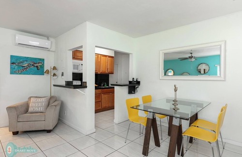 Poinciana Park Apartment | Charming Private 1 bedroom with Full Kitchen – Perfect Location!
