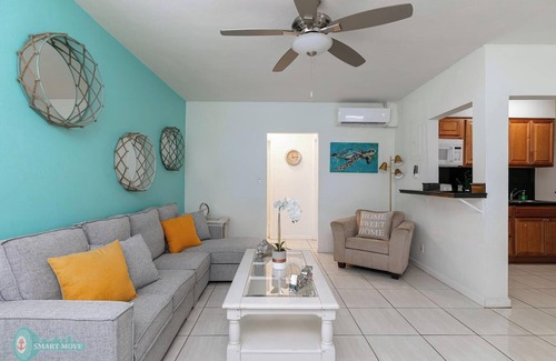 Poinciana Park Apartment | Charming Private 1 bedroom with Full Kitchen – Perfect Location!
