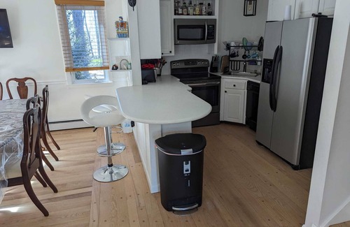 Cobalt House | Charming private home on the Connecticut River that comfortably sleeps 11 people