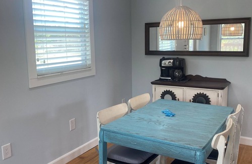 Tropical Gulf Acres House | Charming Punta Gorda Treehouse vacation Villa overlooking Beautiful lake