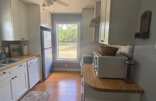 Tropical Gulf Acres House | Charming Punta Gorda Treehouse vacation Villa overlooking Beautiful lake
