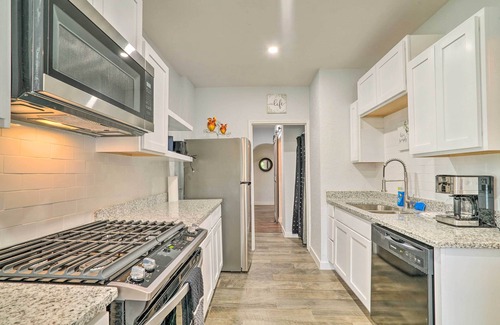 El Paso House | Charming & Quaint El Paso House w/Backyard!