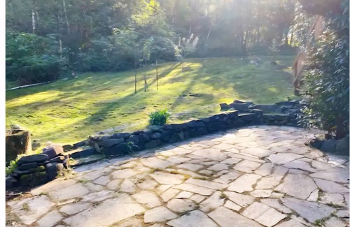 Port Orford Cottage | Charming Quiet custom cottage!nPing Pong, Ninja Warrior setup!nFirepit, orchard!