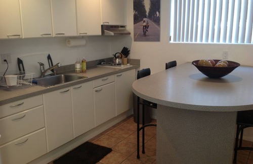 Lomita Cottage | Charming, Quiet Loft Close To Beach