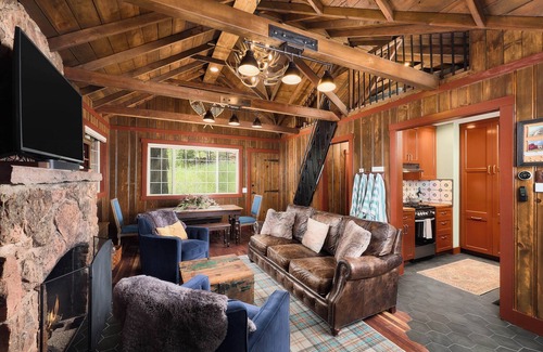 Colorado Springs Cabin | Charming Renovated Cabin w/Hot Tub, Loft, & Cozy Fireplaces