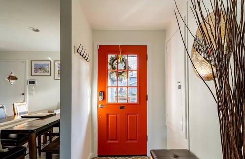 Ravenna House | Charming Ravenna home at a great location - close to restaurants, shops, parks.