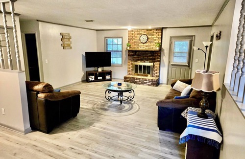 Enterprise House | Charming, recently renovated 3 BR house in a quiet neighborhood in Enterprise!